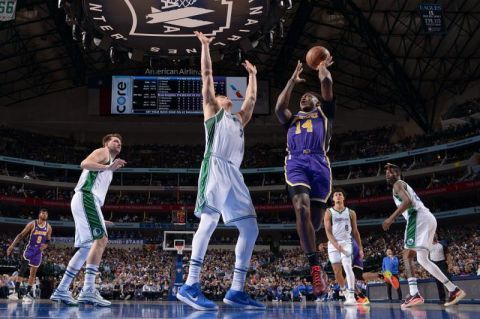  湖人惨败国王跌出附加赛区  