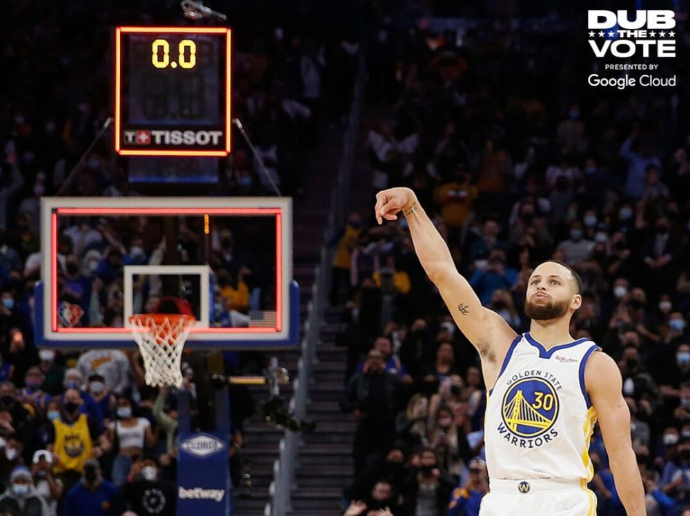  特雷杨超远三分压哨绝杀，老鹰险胜篮网  