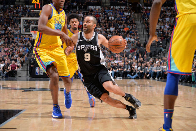  库里单节二十一分引爆全场，勇士客场擒下开拓者  